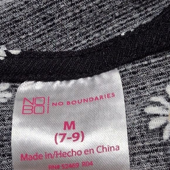No Boundaries Junior's  Black Floral Smock Top   Size M(7-9) - Picture 7 of 7